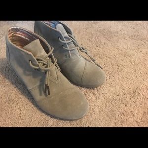 Tom’s wedge shoes, NEW, Sz 7.